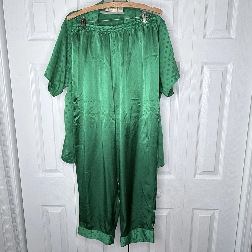 VTG‎ Victoria's Secret LARGE Green Satin 2 Piece Pajama Set Gold Label Elastic